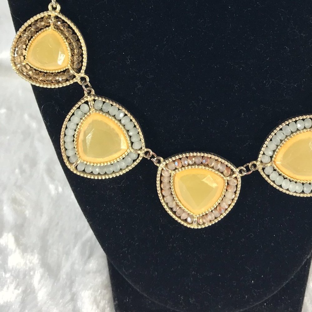 Geometric unique statement necklace Gold tones - Picture 3 of 5